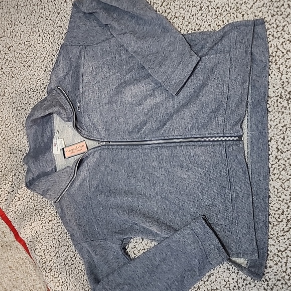 New Vineyard Vines zip up sweatshirt - Picture 1 of 9
